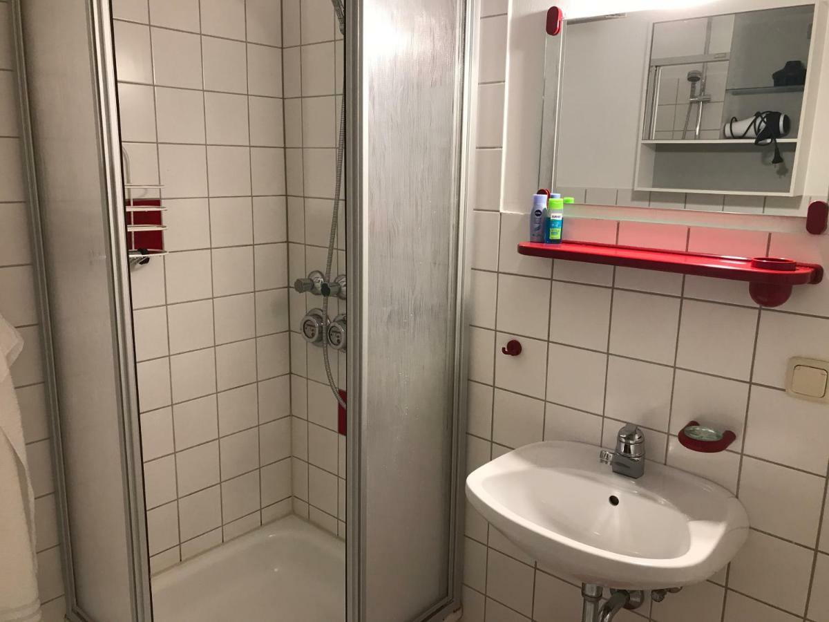 Apartmenthaus Zentrum Komfort Apartments Mit Minikuchen Verschiedener Grossen Kassel Ngoại thất bức ảnh