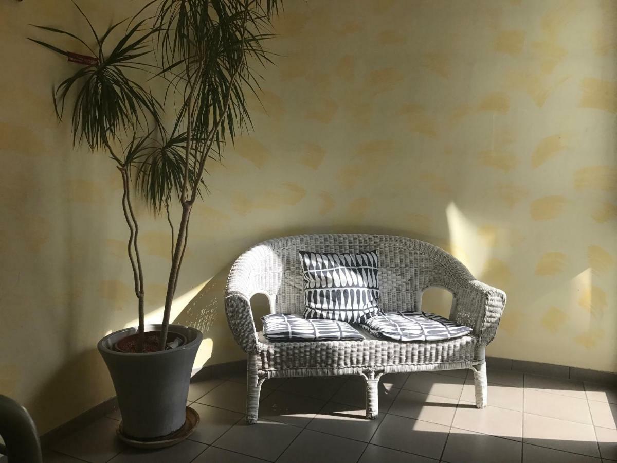Apartmenthaus Zentrum Komfort Apartments Mit Minikuchen Verschiedener Grossen Kassel Ngoại thất bức ảnh